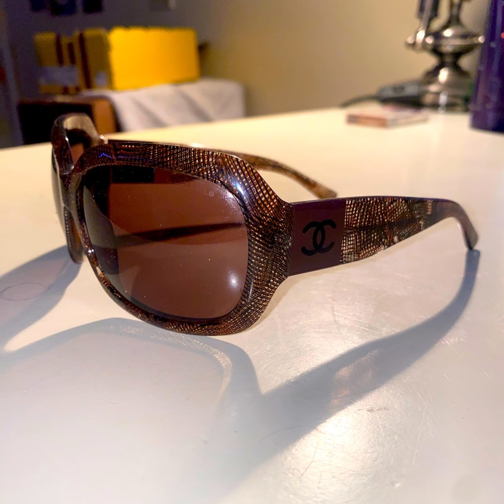 Vintage CHANEL brown sunglasses